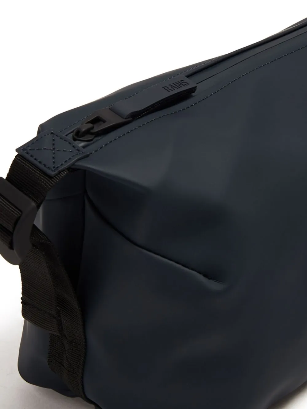 small zipped wash bag